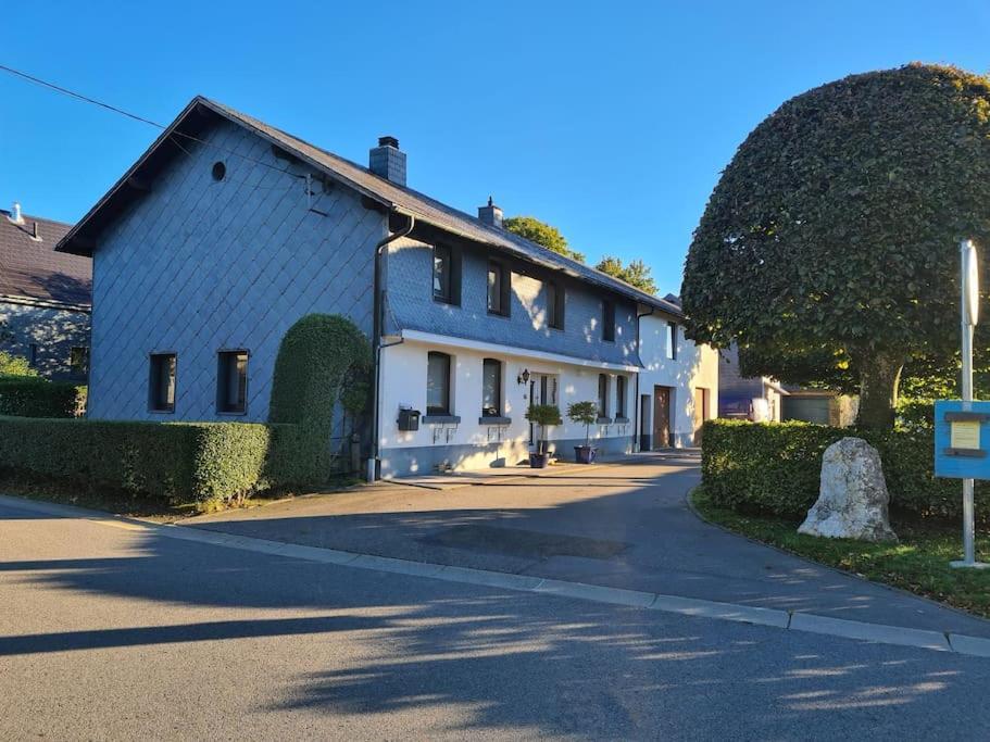 Haus Paesch Nahe See Mit Beheiztem Whirlpool/Sauna Bütgenbach Kültér fotó